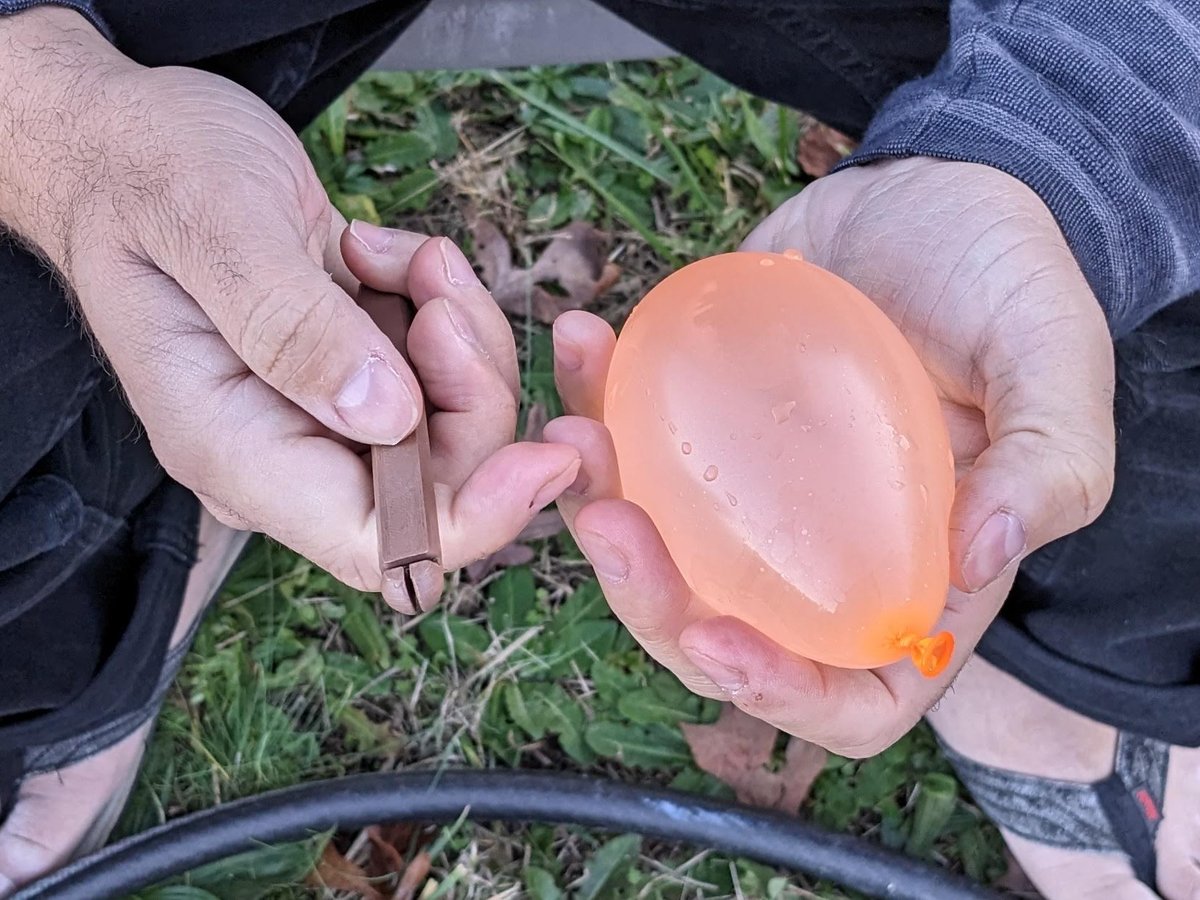 Balloon Tying Tool Saves Fingers While Speeding up Party Prep